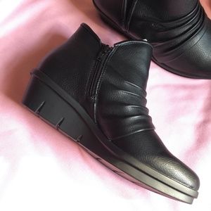 WEDGE BOOTIE